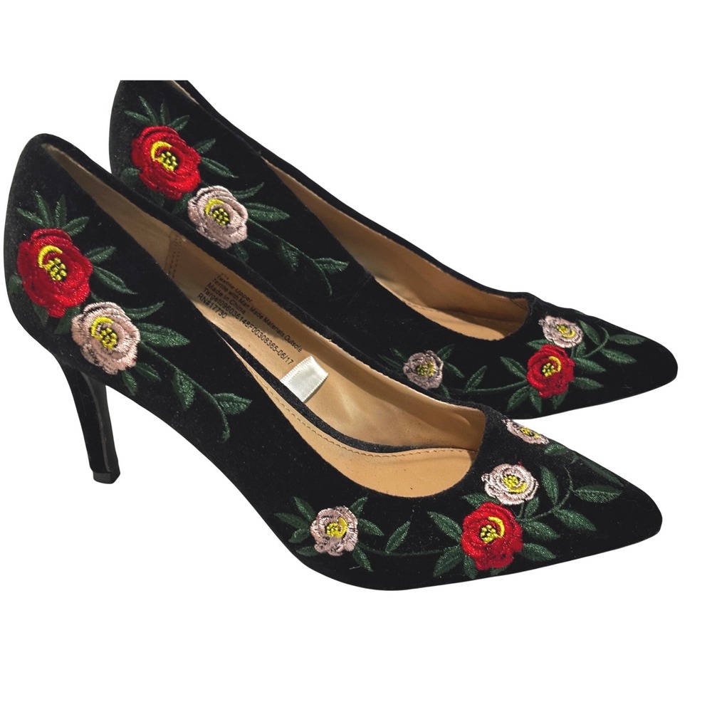 Black Velvet Floral Embroidered Pointed‎ Toe Heels Sz 7.5 Statement Dark Fairy